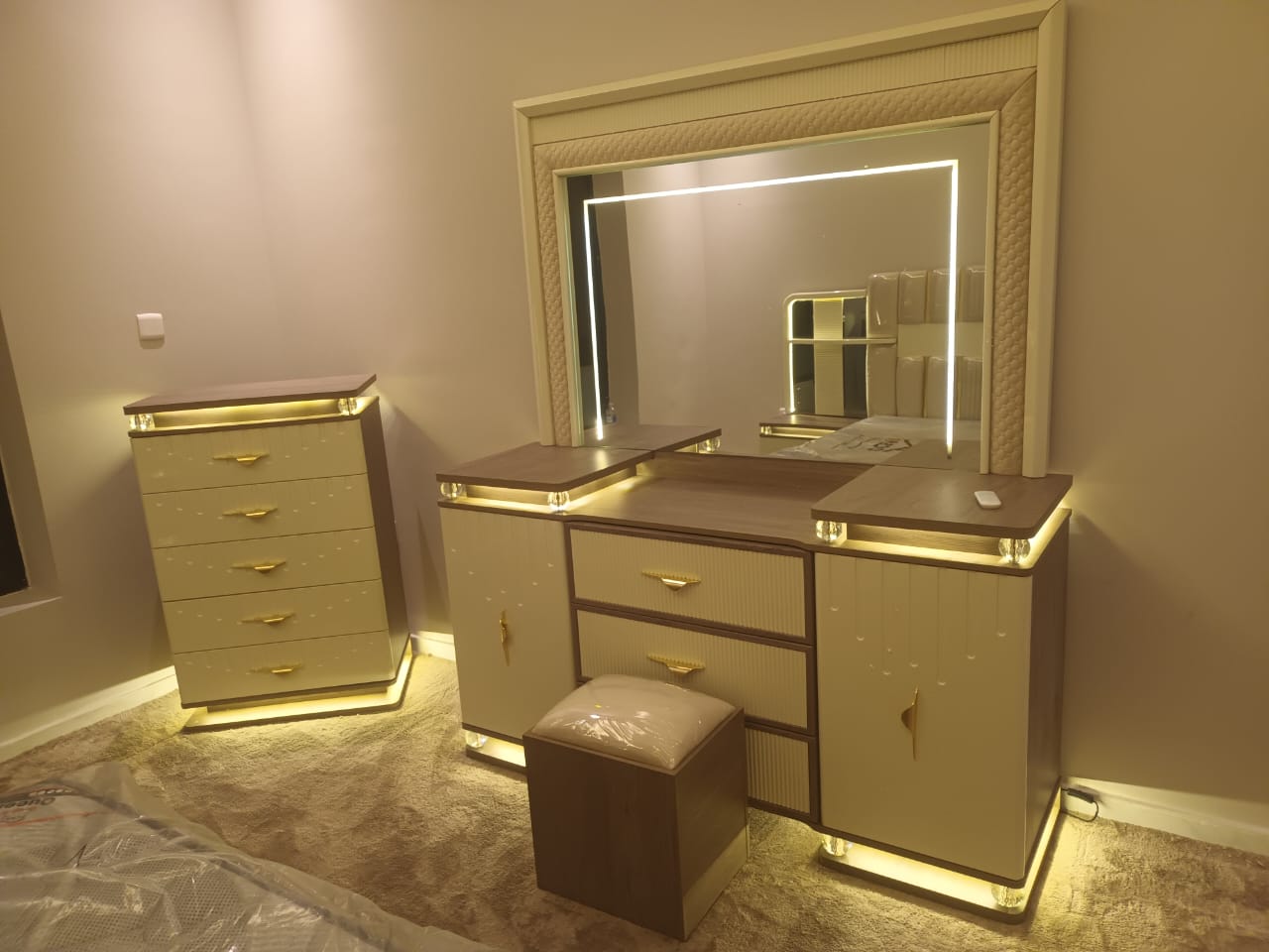 نجار تركيب غرف نوم بالثقبه