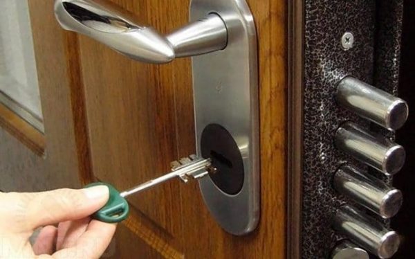 نجار فتح أبواب مغلقة بالدمام